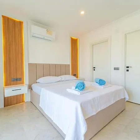 With A Pool In Kalkan 1 Apartamento